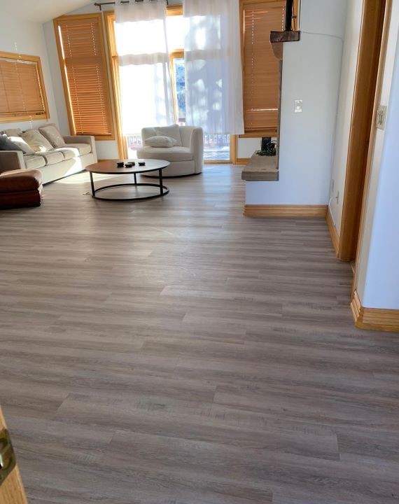 installed vinyl flooring in home